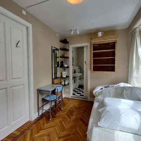 Pensjonat House Of Straw 3*